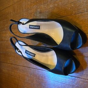 👠Nine West Gabrielle Black Leather Slingback Heels